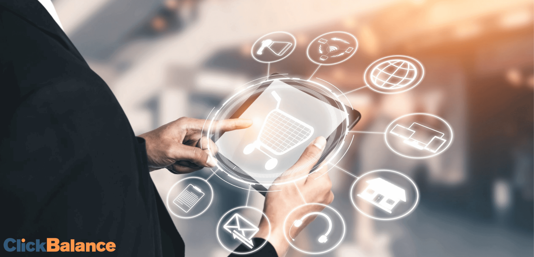 empresario gestionando las ventas de su e-commerce mediante su erp en la nube con una tablet